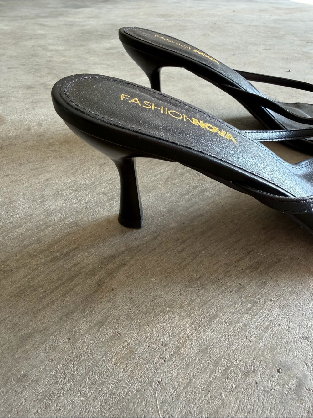 Fashion Nova Black Square Toe Thong Heels with Slim Heel - Picture 2 of 3